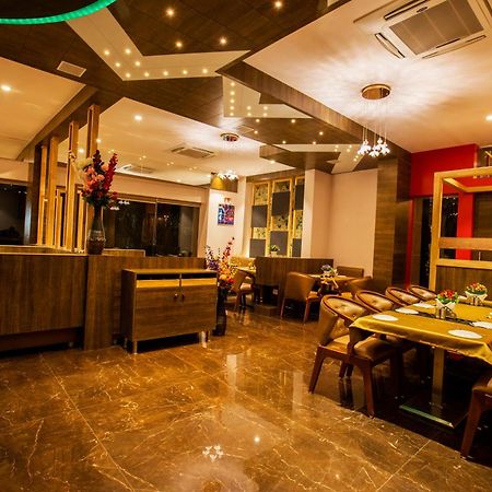 Hotel Prabha Palace Ahmednagar Eksteriør billede
