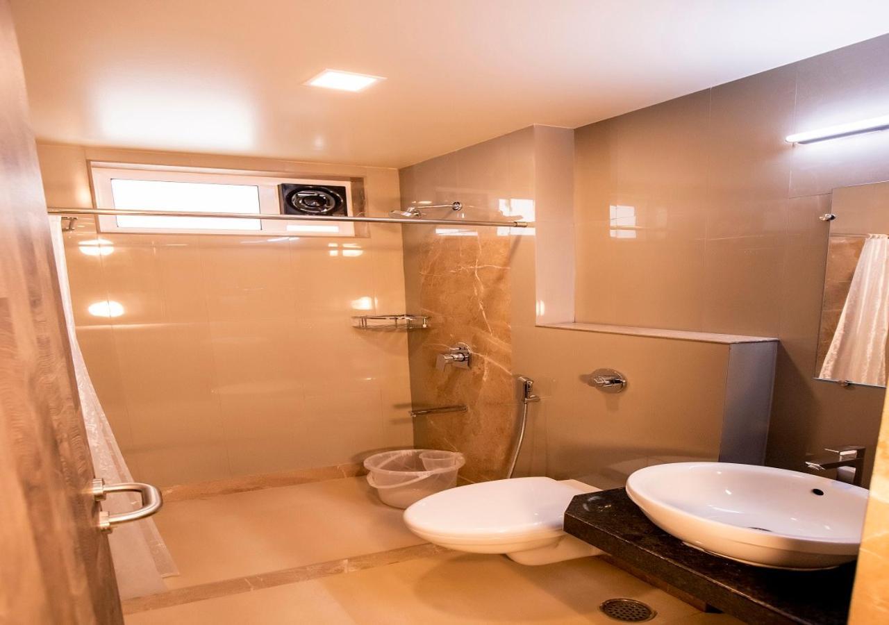 Hotel Prabha Palace Ahmednagar Eksteriør billede