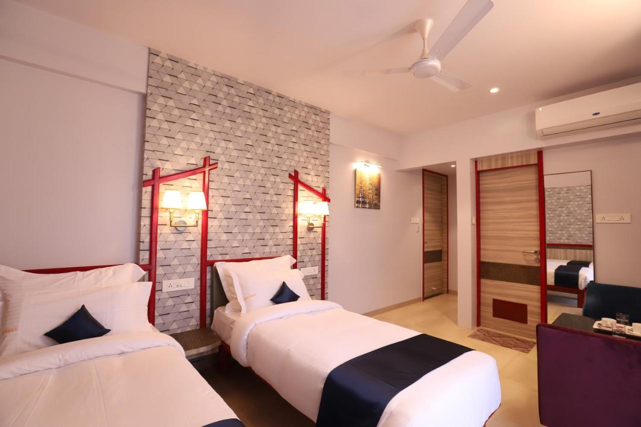Hotel Prabha Palace Ahmednagar Eksteriør billede