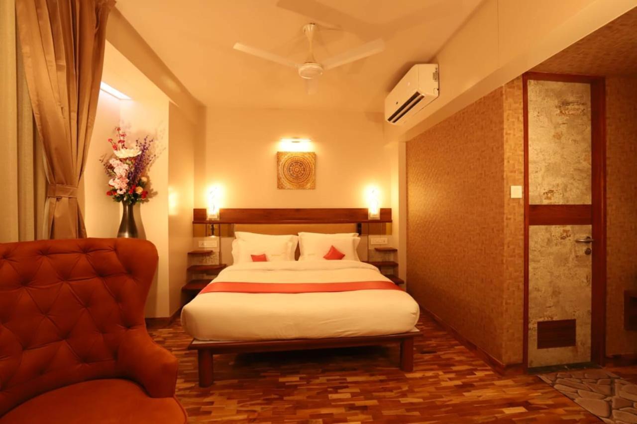 Hotel Prabha Palace Ahmednagar Eksteriør billede