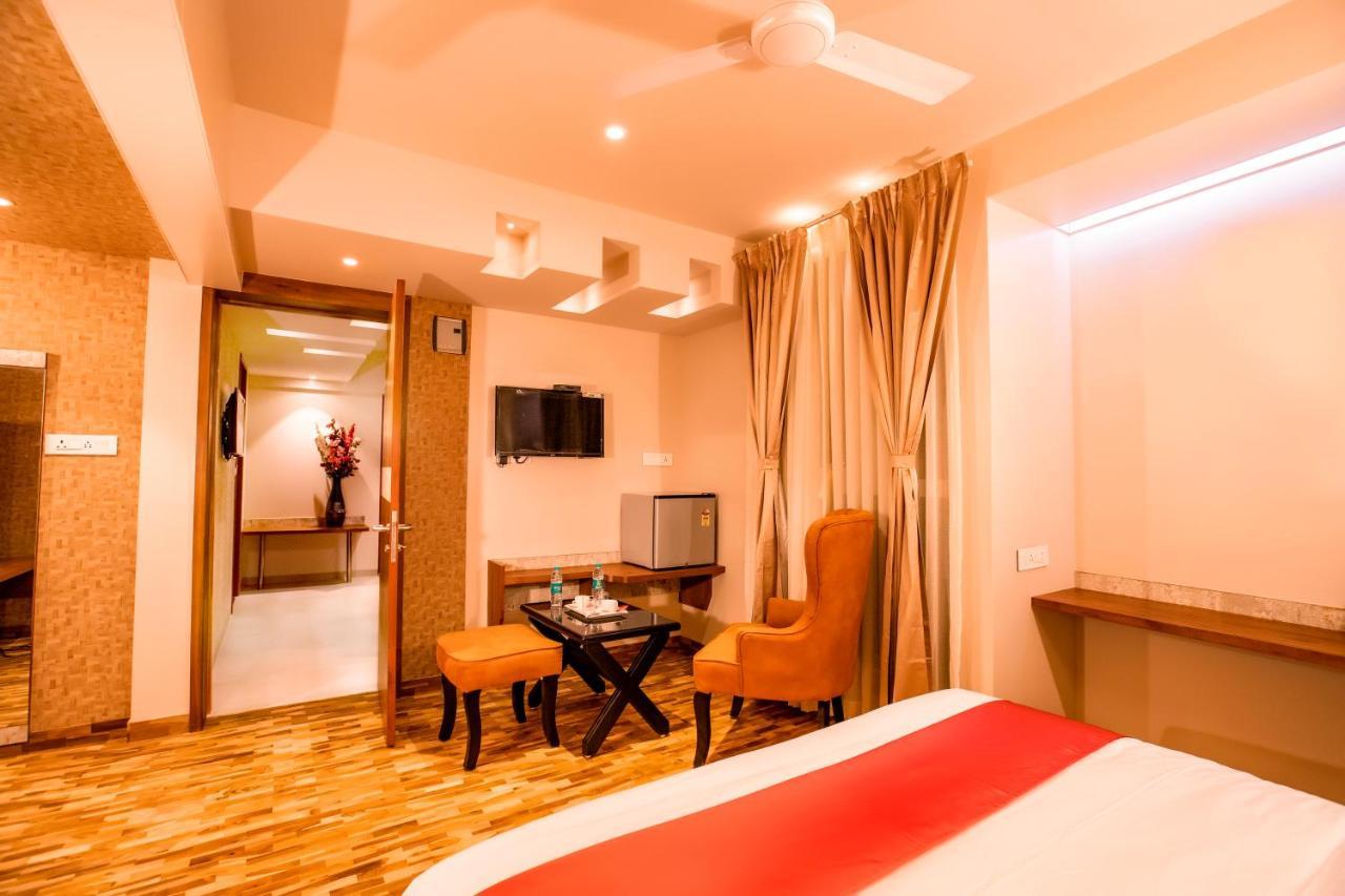 Hotel Prabha Palace Ahmednagar Eksteriør billede